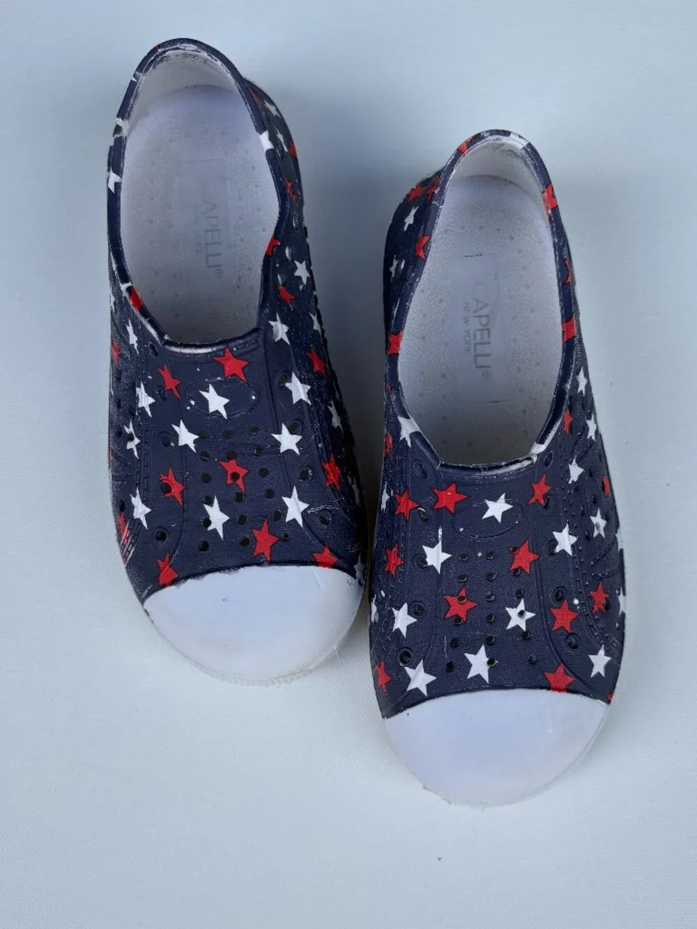 Capelli New York Girls' Water Shoes Blue with Red and White Stars size 10
